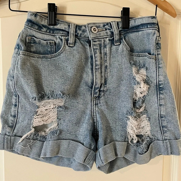 Hollister Pants - Hollister Curvy Mom Short Lighter Wash Size 0 or 24W